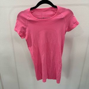 Lululemon Swiftly Tech Short Sleeve - size 6